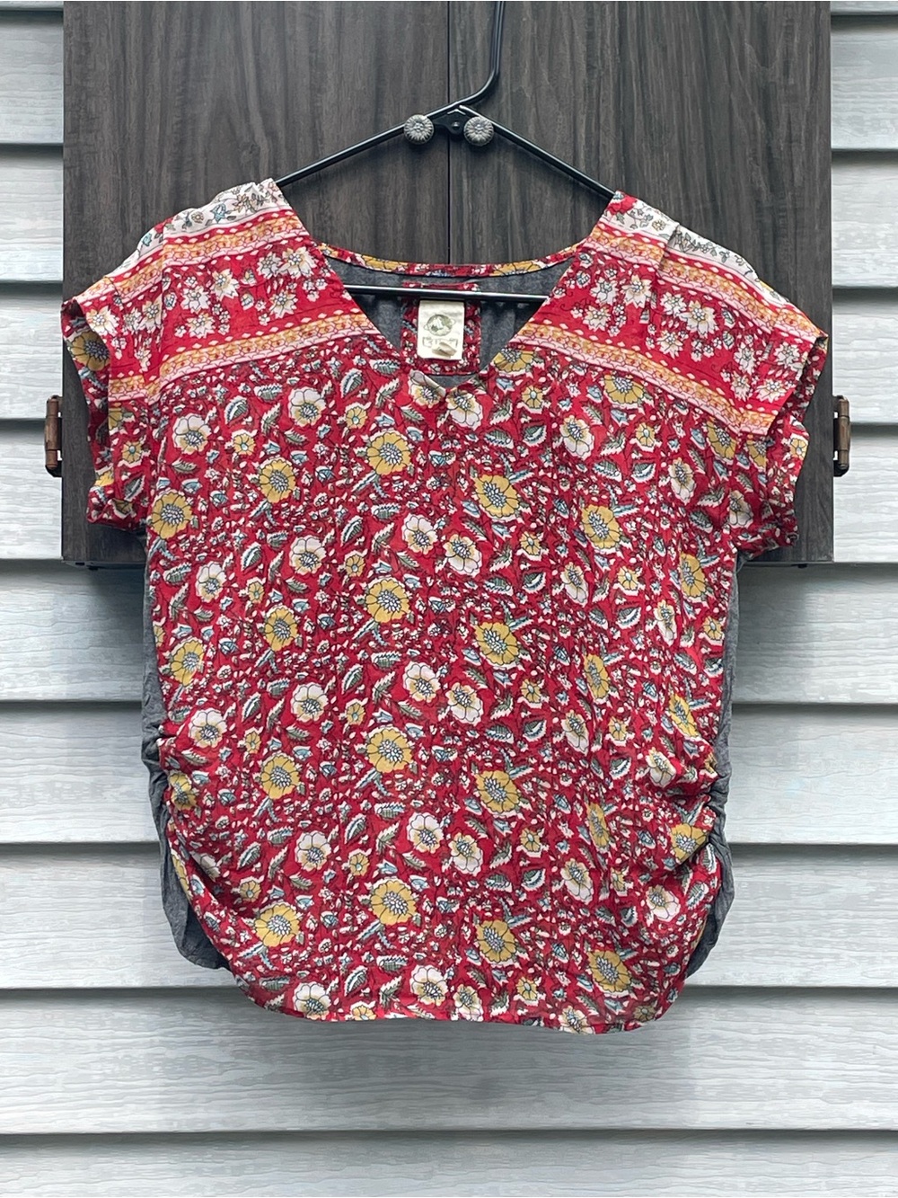 Tiny SS Red Floral Blouse/Gray Back XS